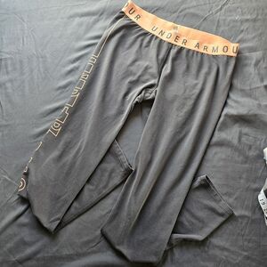 ⭐️Under Armour Gray and Peach Leggings